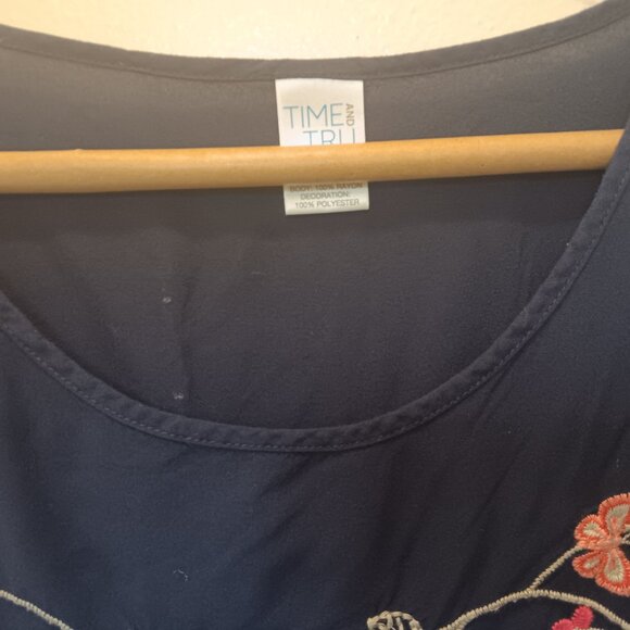 Time and Tru Women's XL Blouse - Picture 2 of 4